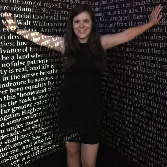 Meet your Posher, Jennifer - Picture 1 of 1